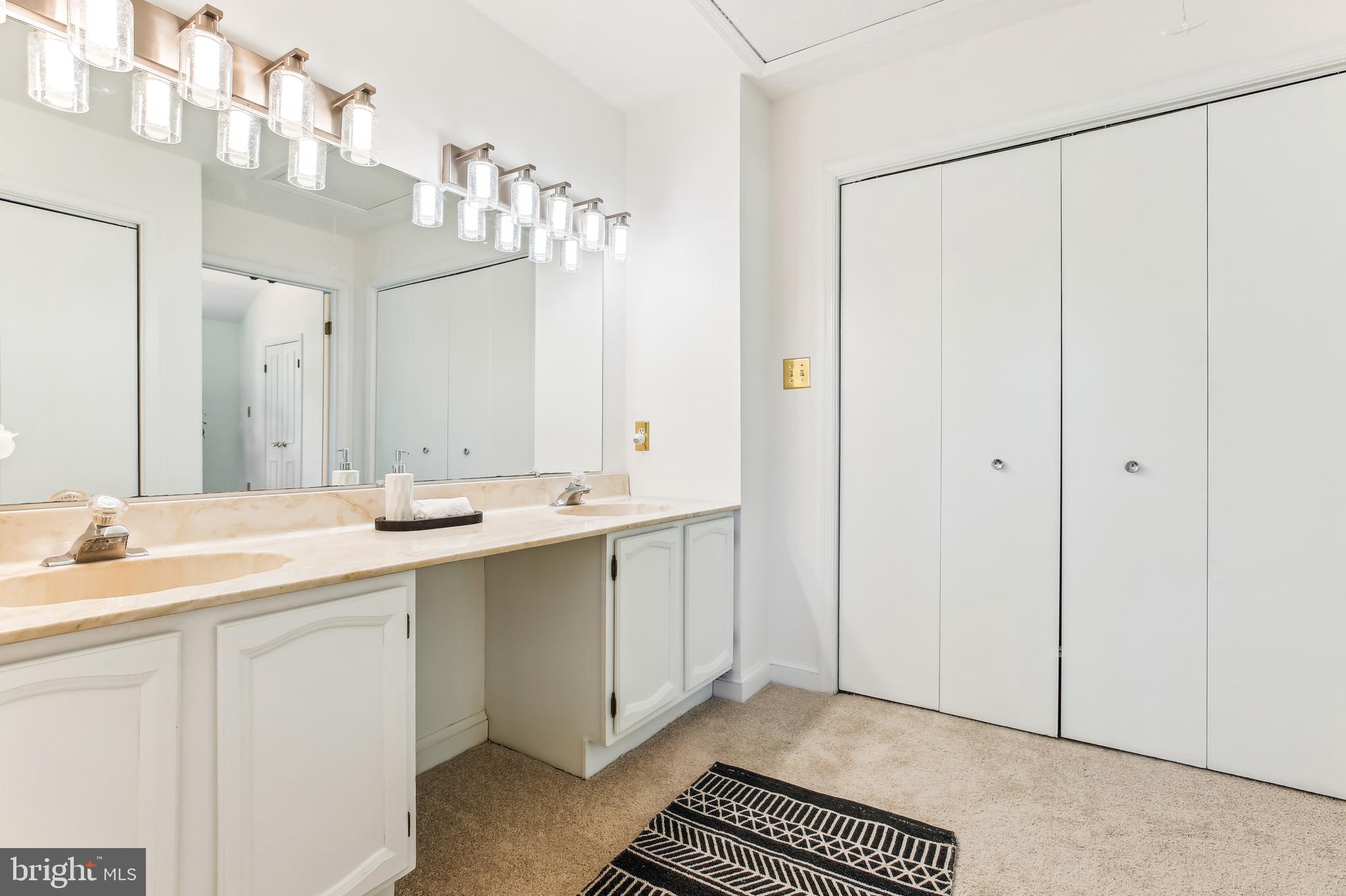 HILLANDALE - Residential