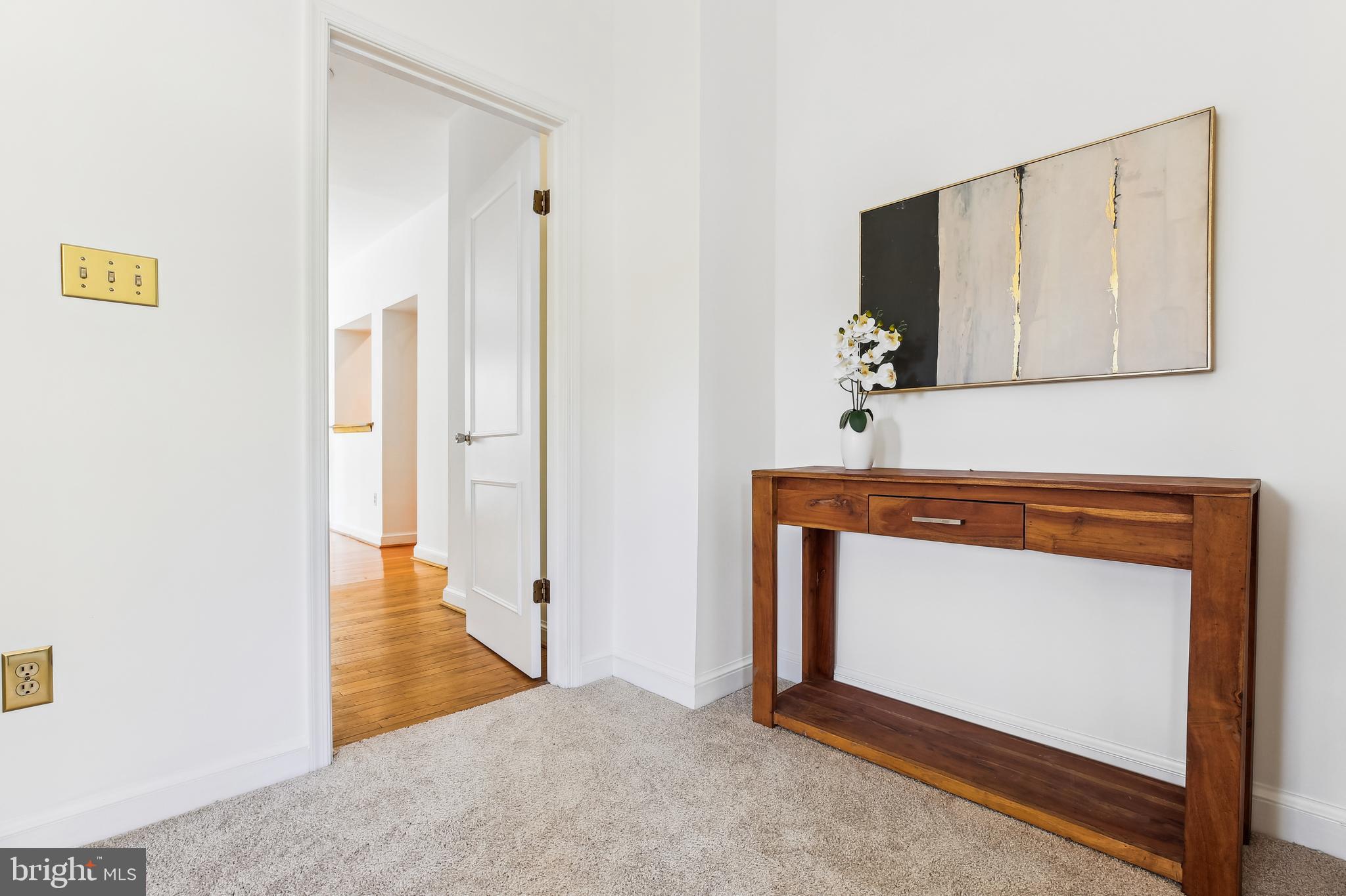 HILLANDALE - Residential