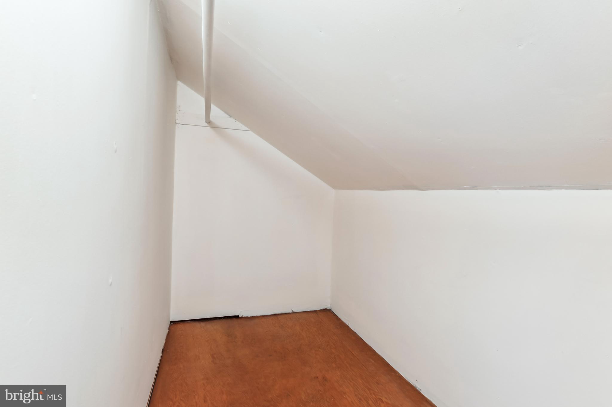 HILLANDALE - Residential