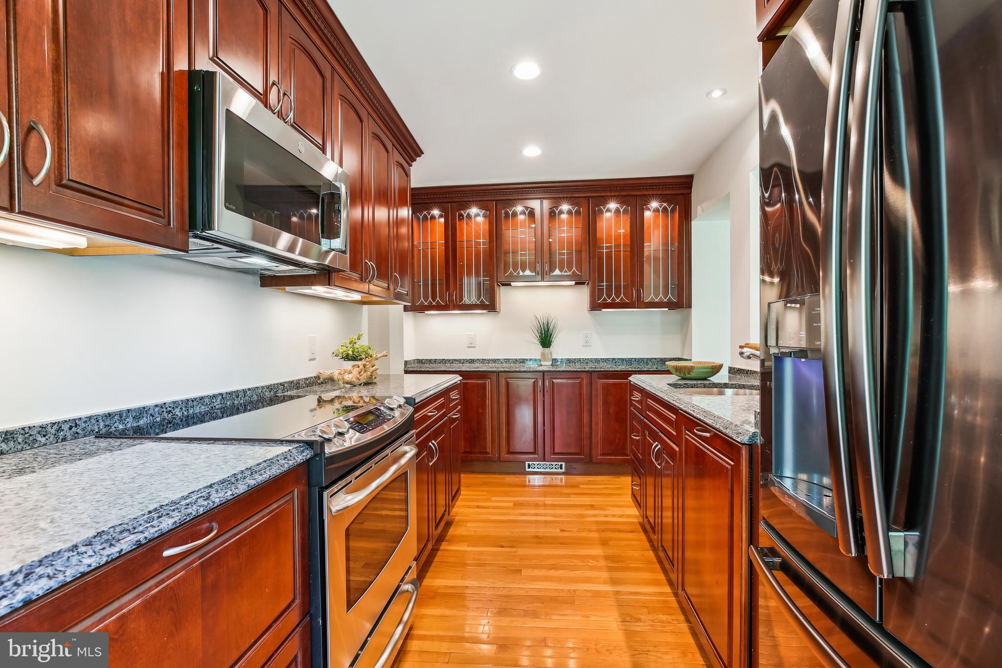 HILLANDALE - Residential