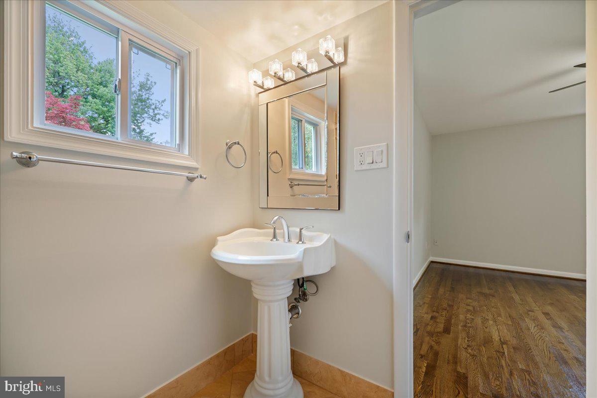 ROCK CREEK MANOR - Residential