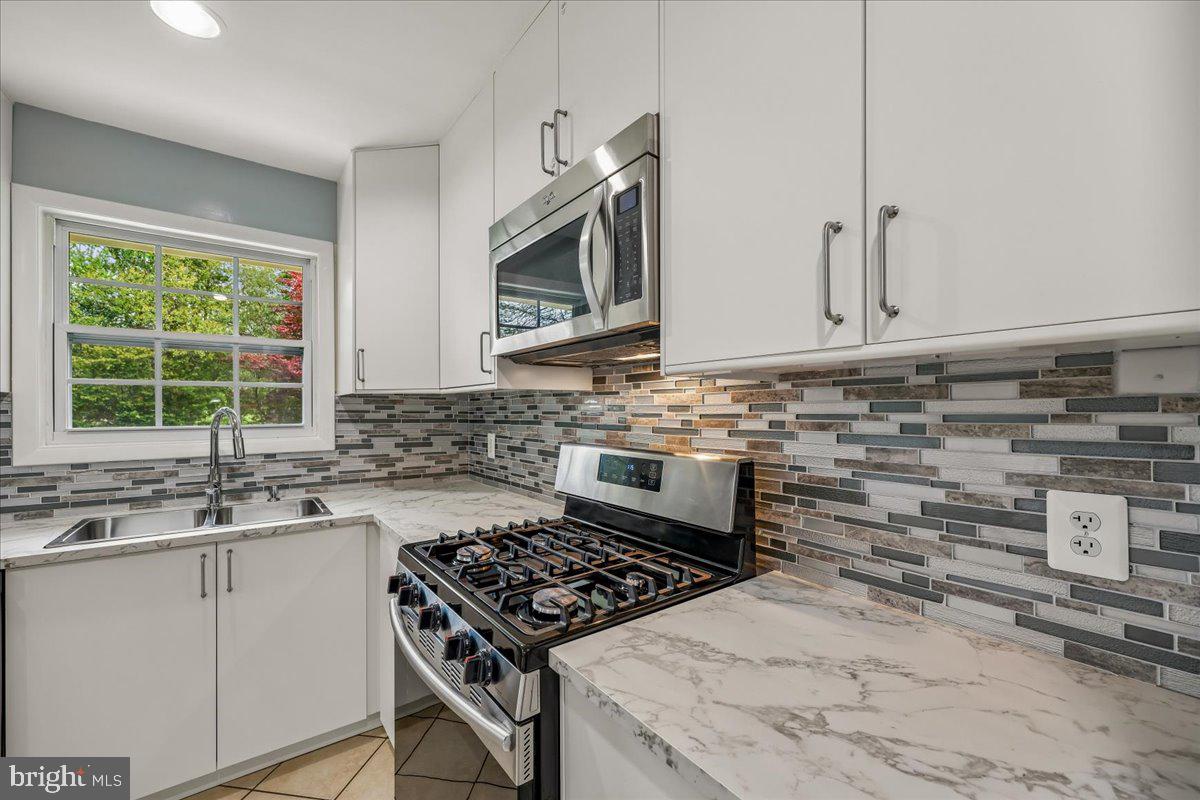 ROCK CREEK MANOR - Residential