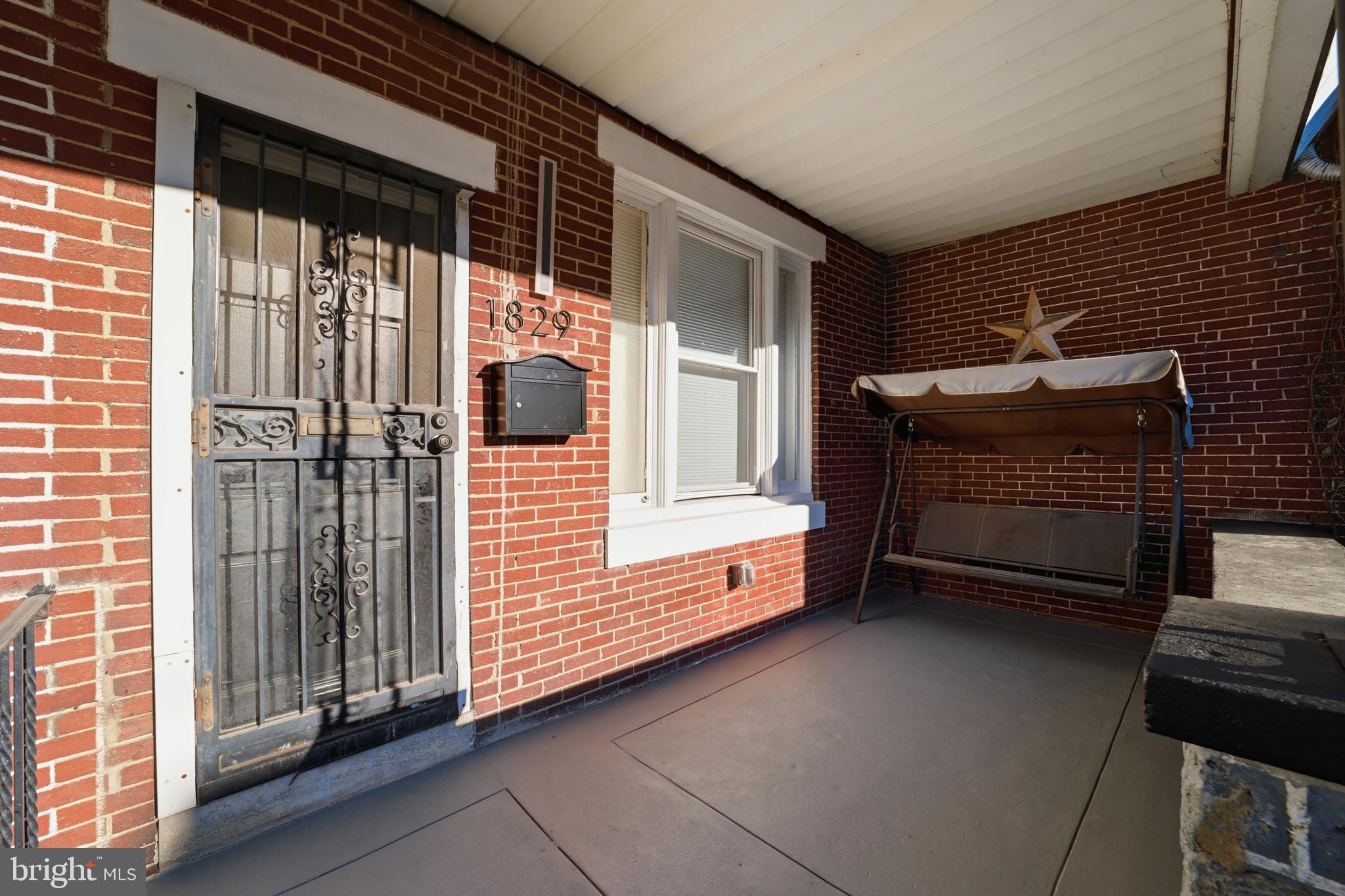 1829 E AIRDRIE STREET