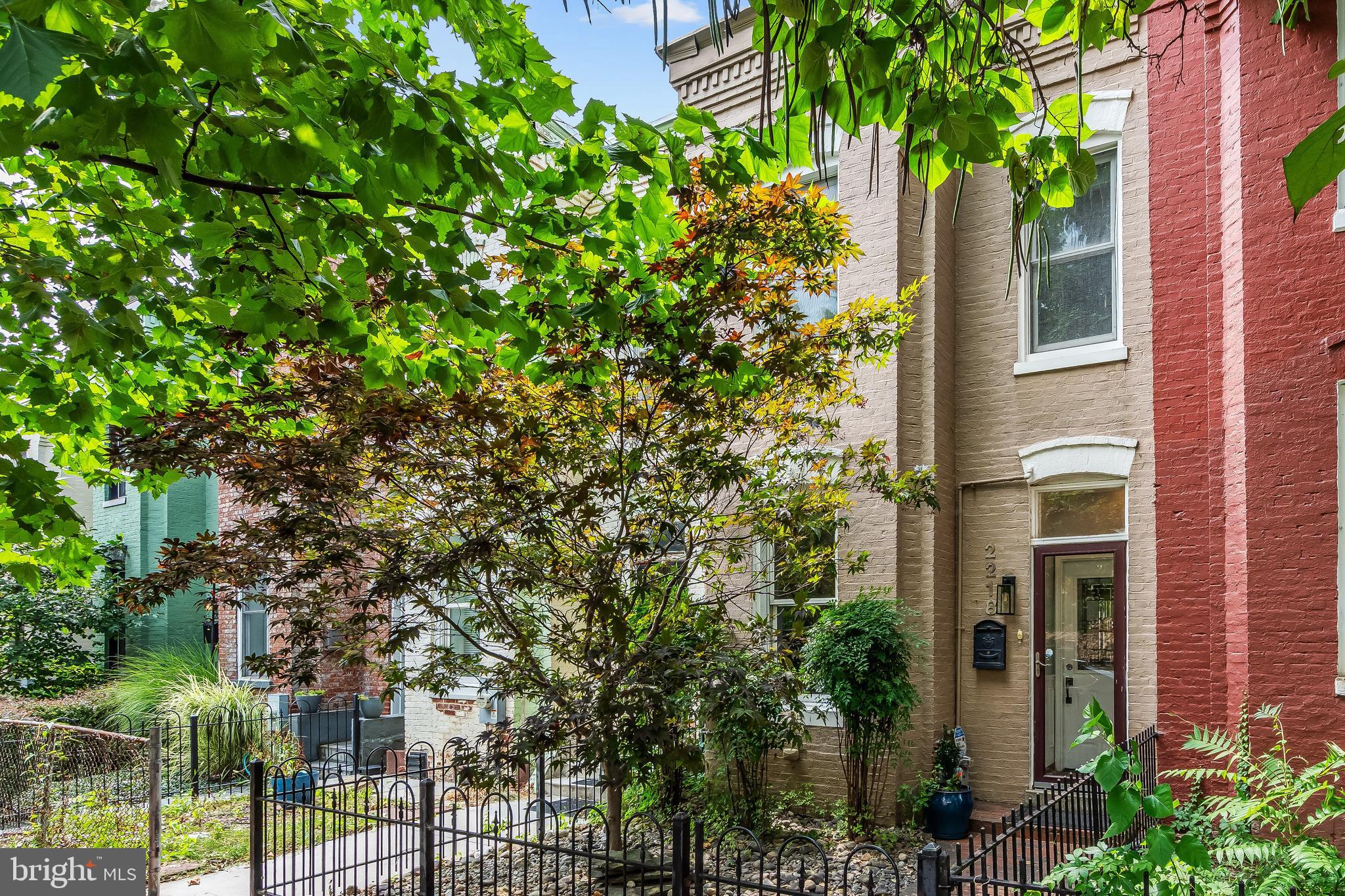 2218 12TH STREET NW