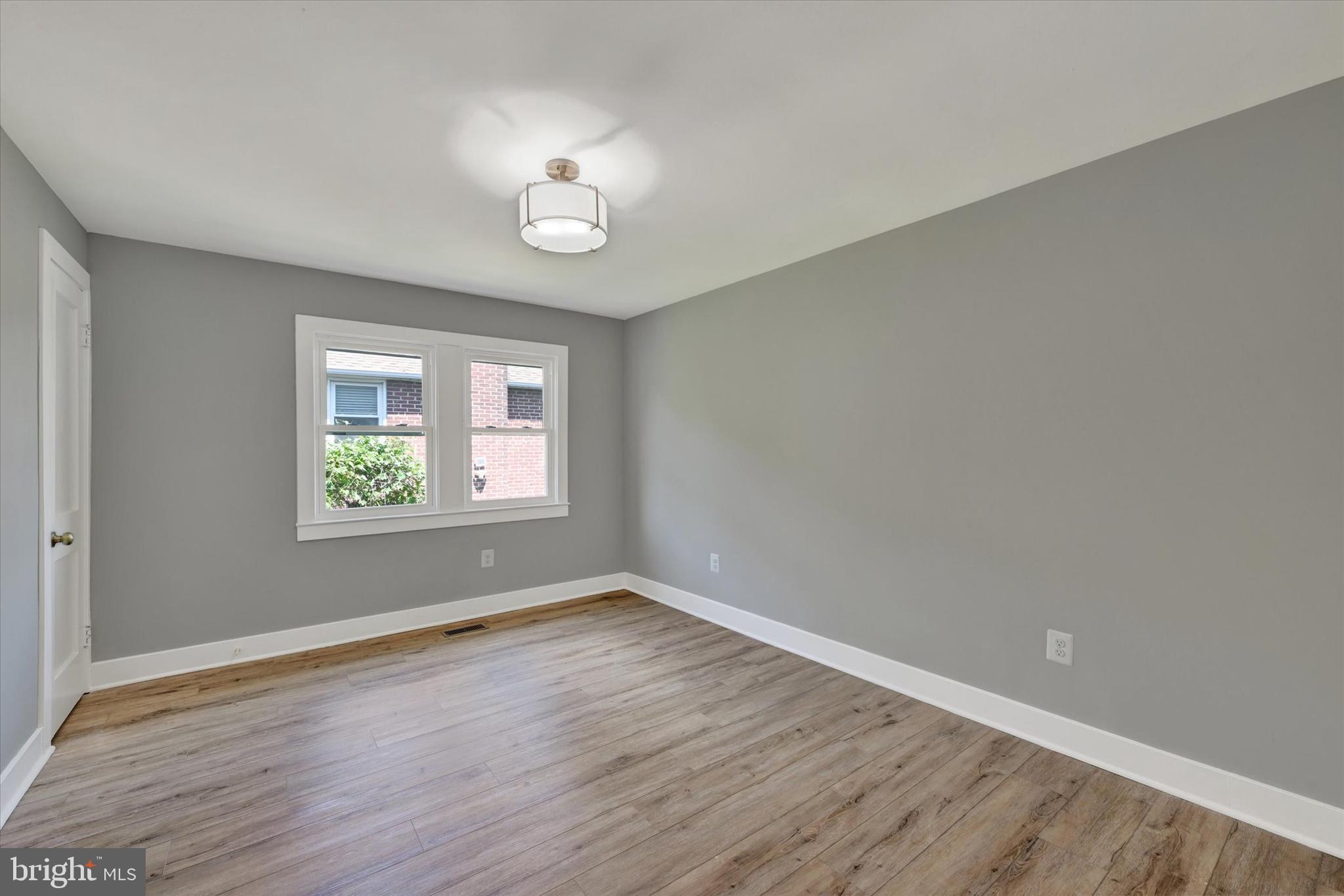 KENSINGTON - Residential