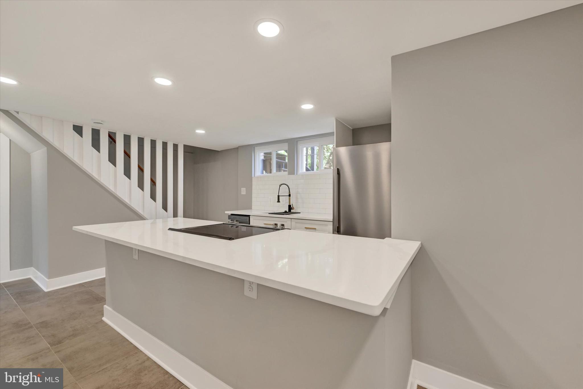 KENSINGTON - Residential