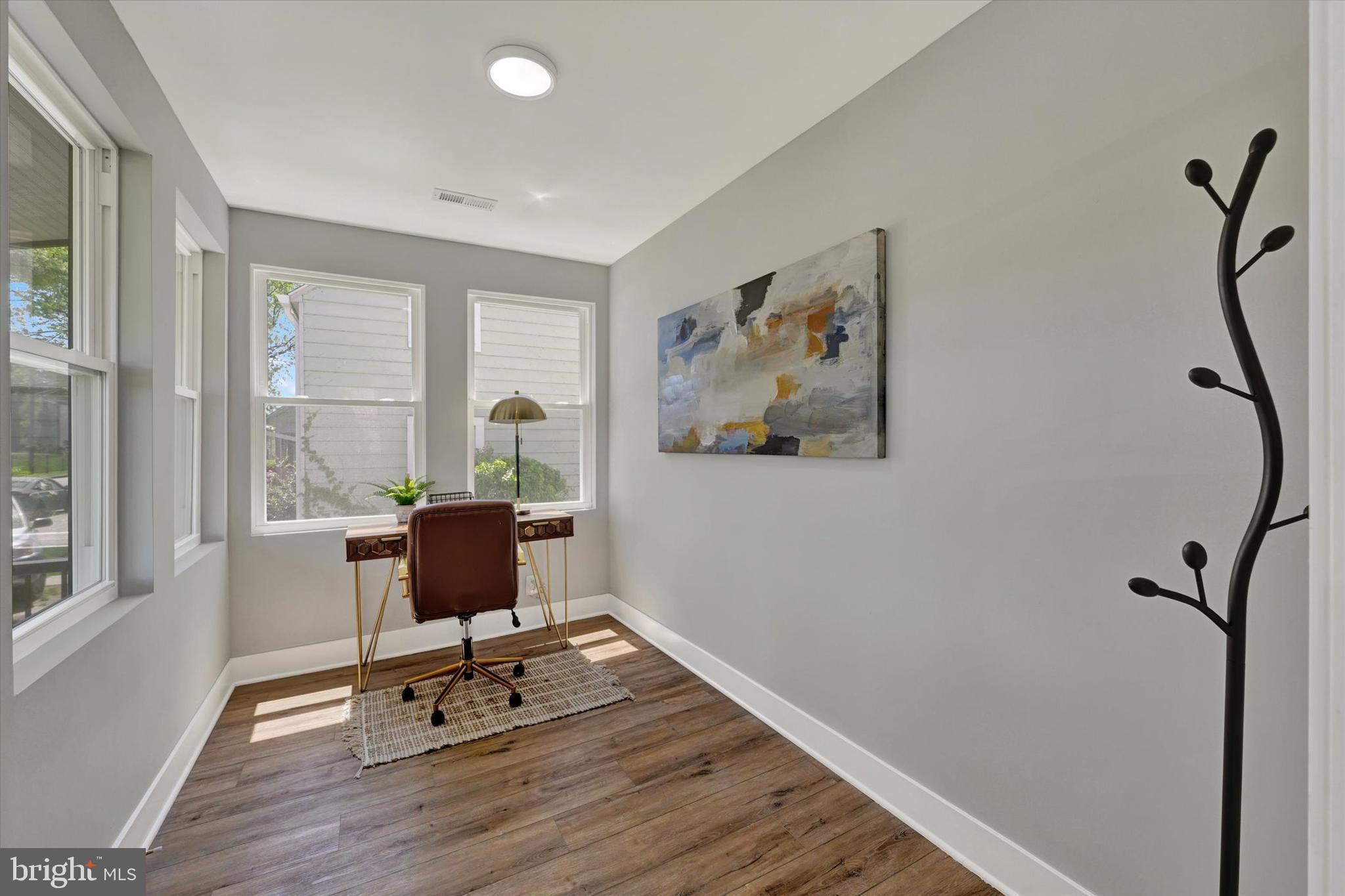 KENSINGTON - Residential
