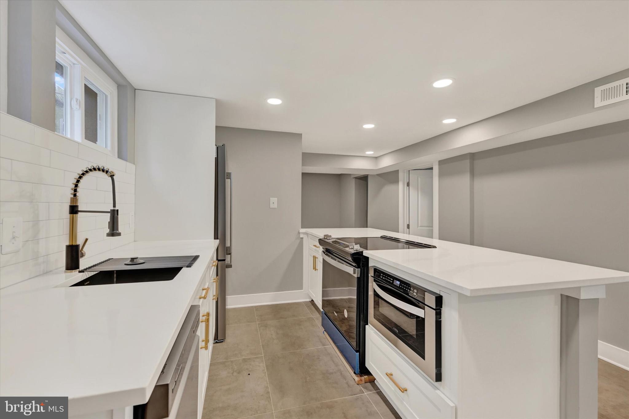 KENSINGTON - Residential