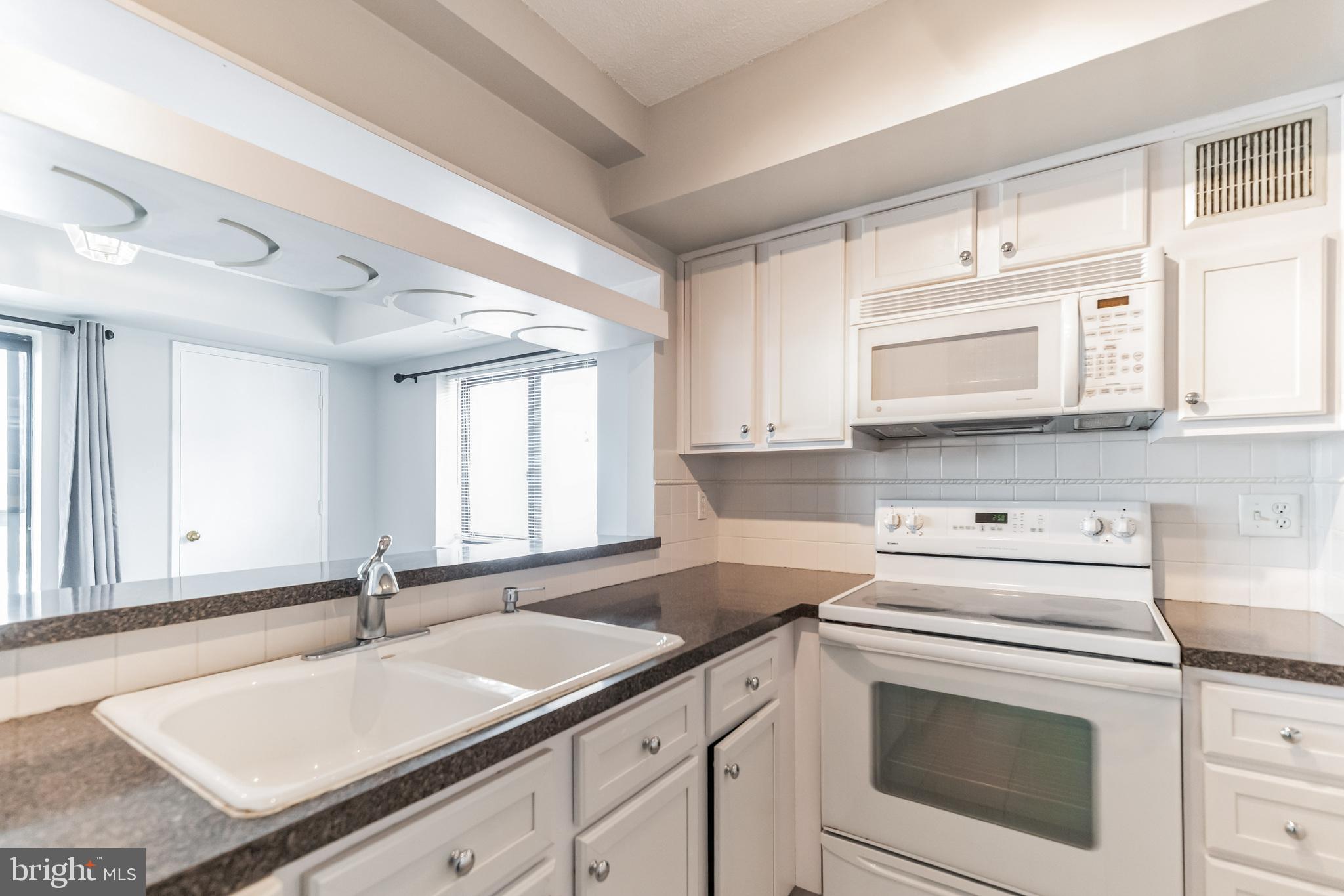 ALTA VISTA - Residential Lease