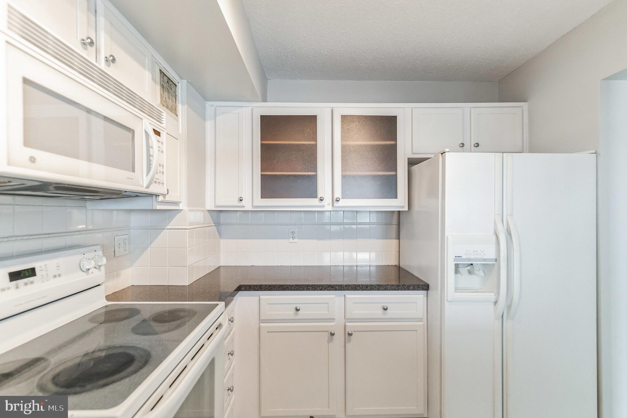 ALTA VISTA - Residential Lease