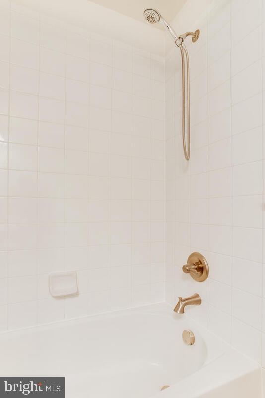 PARKSIDE - Residential Lease