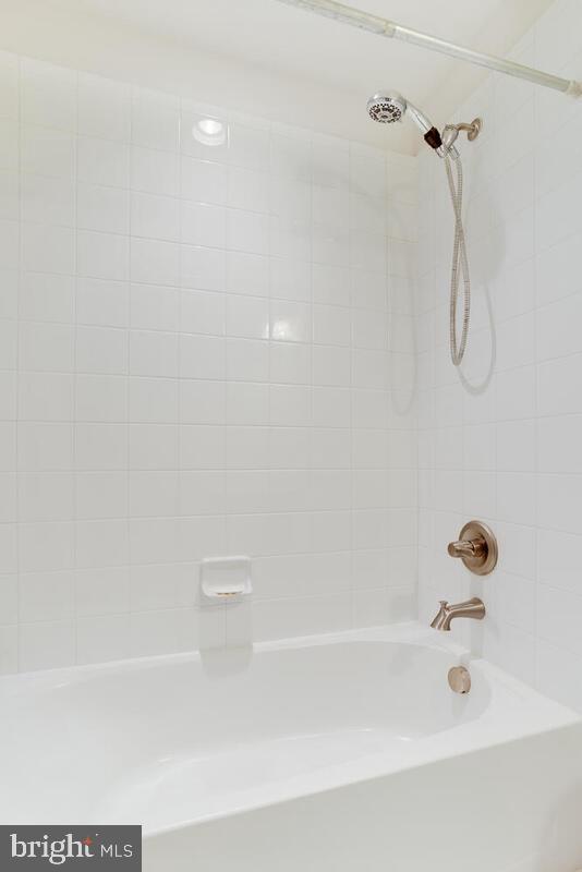 PARKSIDE - Residential Lease