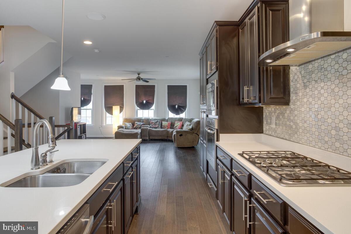 PARKSIDE - Residential Lease