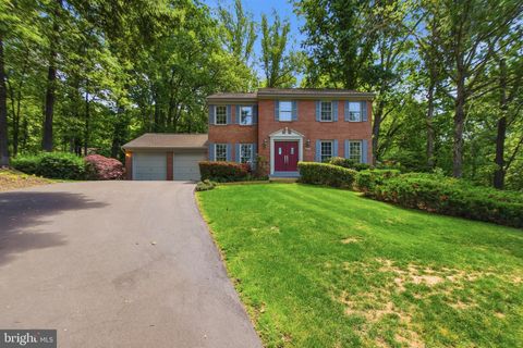 Homes For Sale - 6423 John Jackson Court<br/> Fairfax County, FAIRFAX STATION, VA 22039