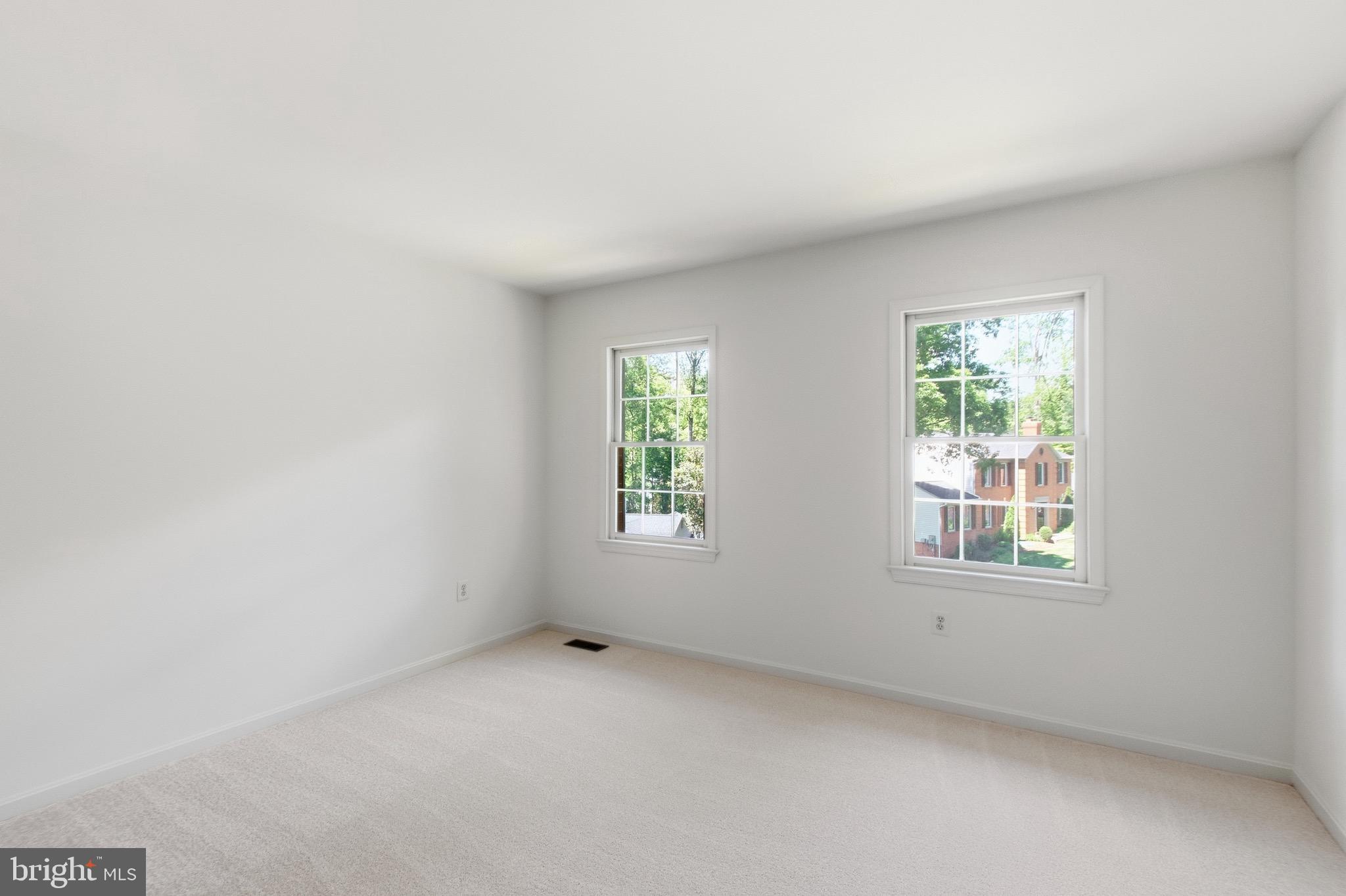 FAIRFAX STATION - Residential