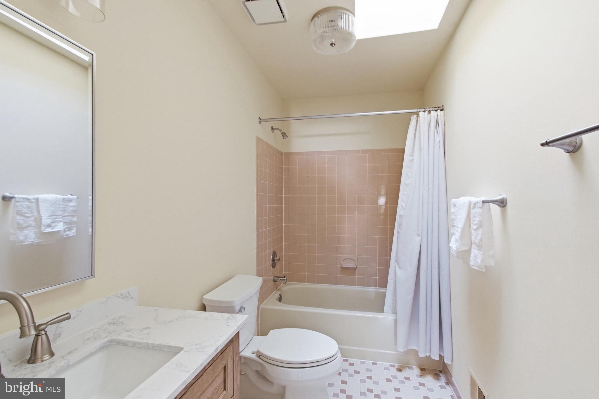 FAIRFAX STATION - Residential