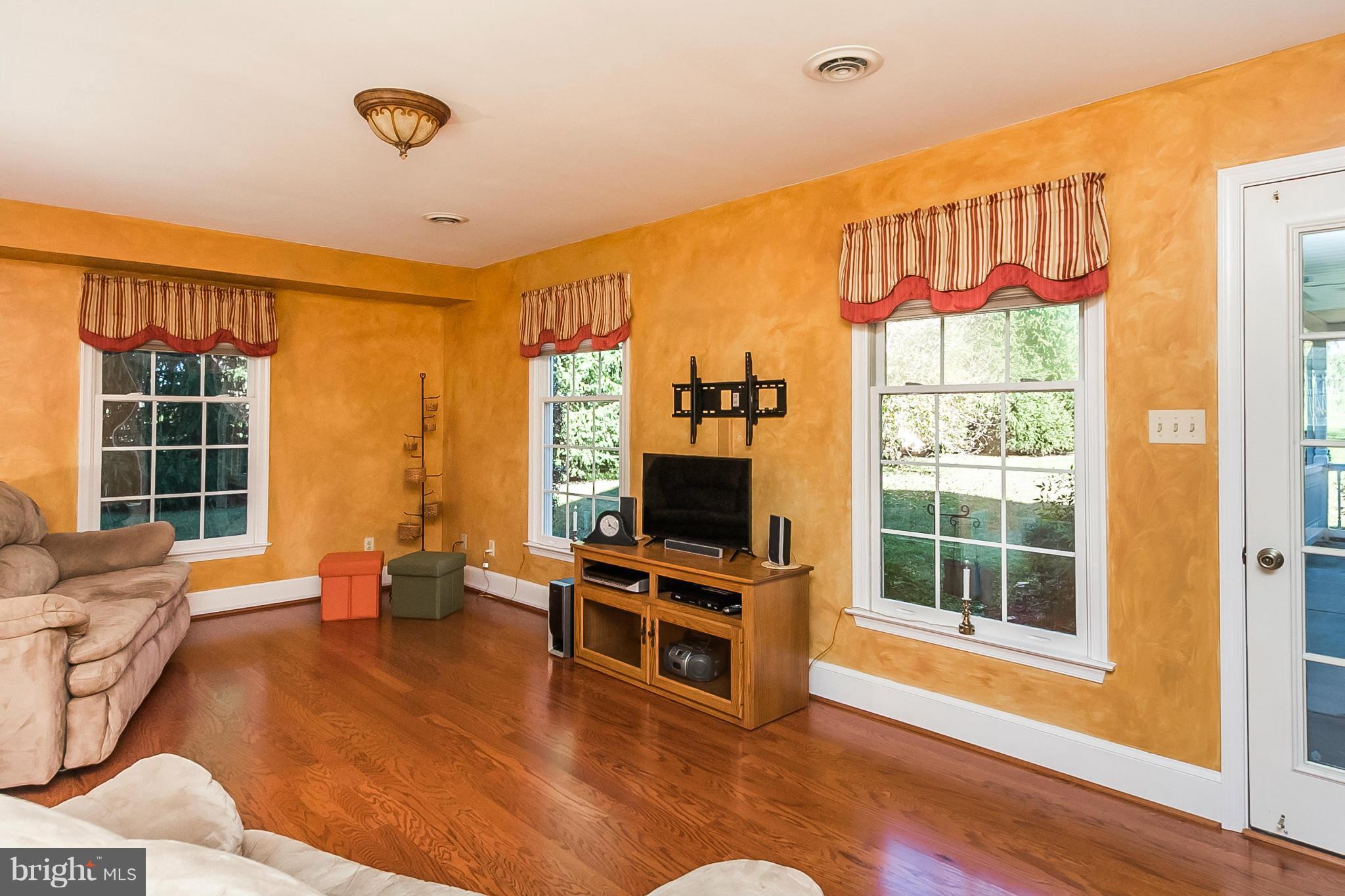 ROCKLAND ESTATES - Residential