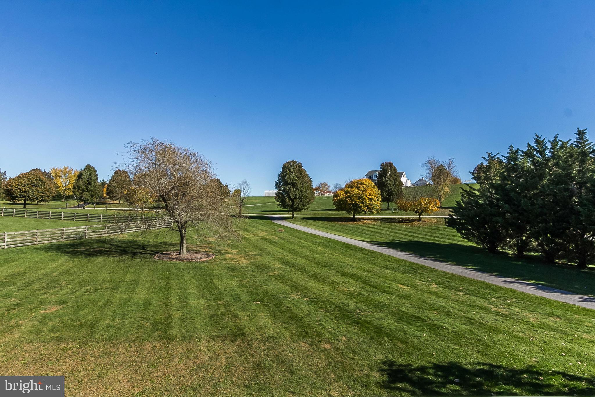 ROCKLAND ESTATES - Residential