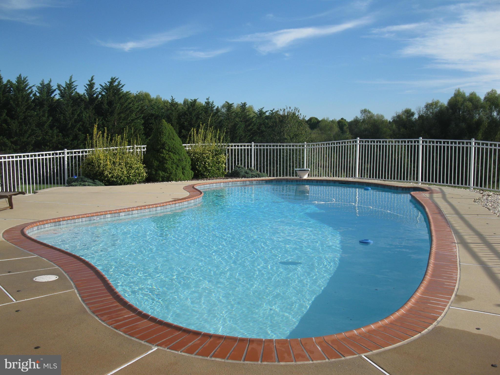 ROCKLAND ESTATES - Residential