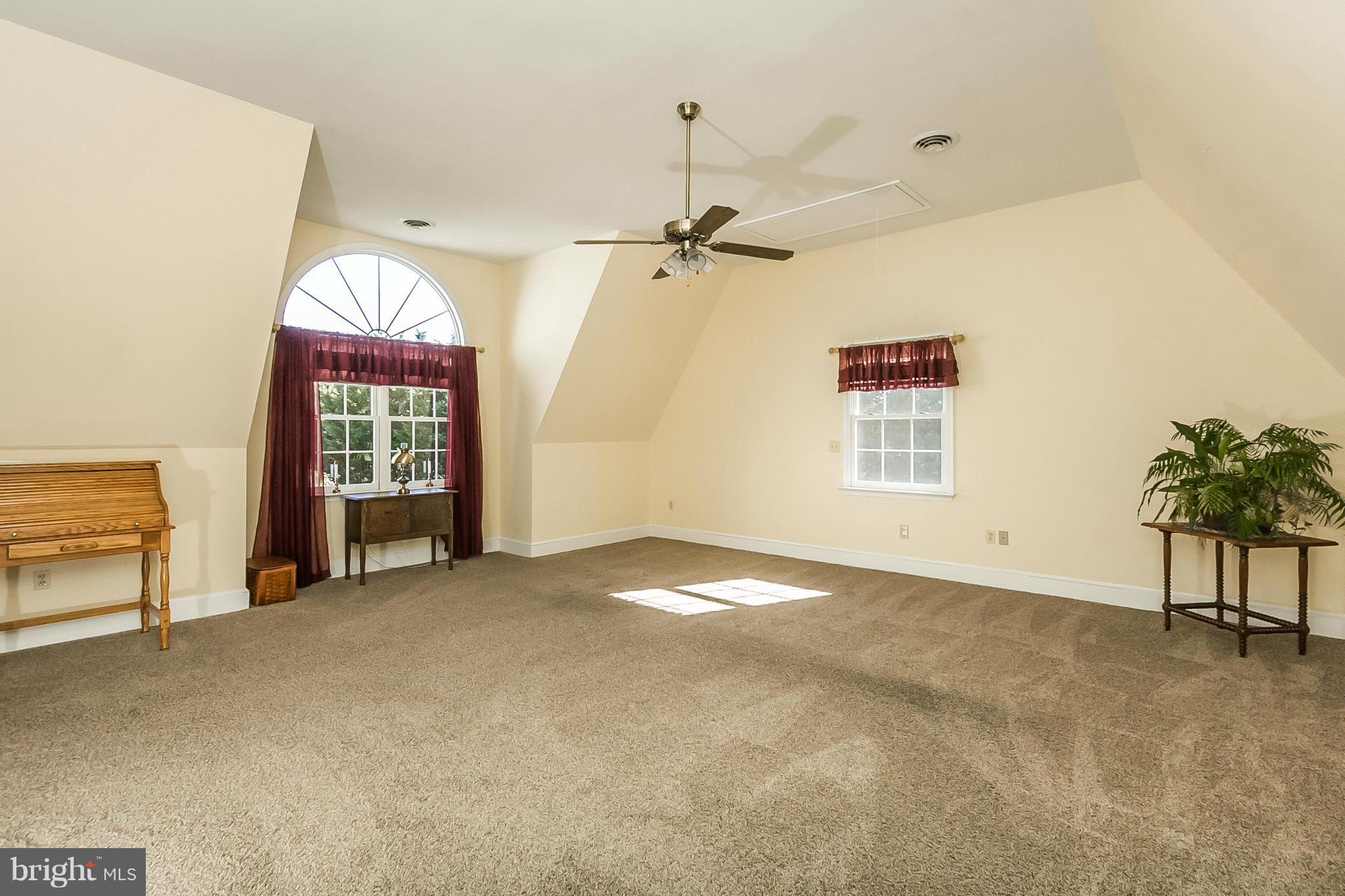 ROCKLAND ESTATES - Residential