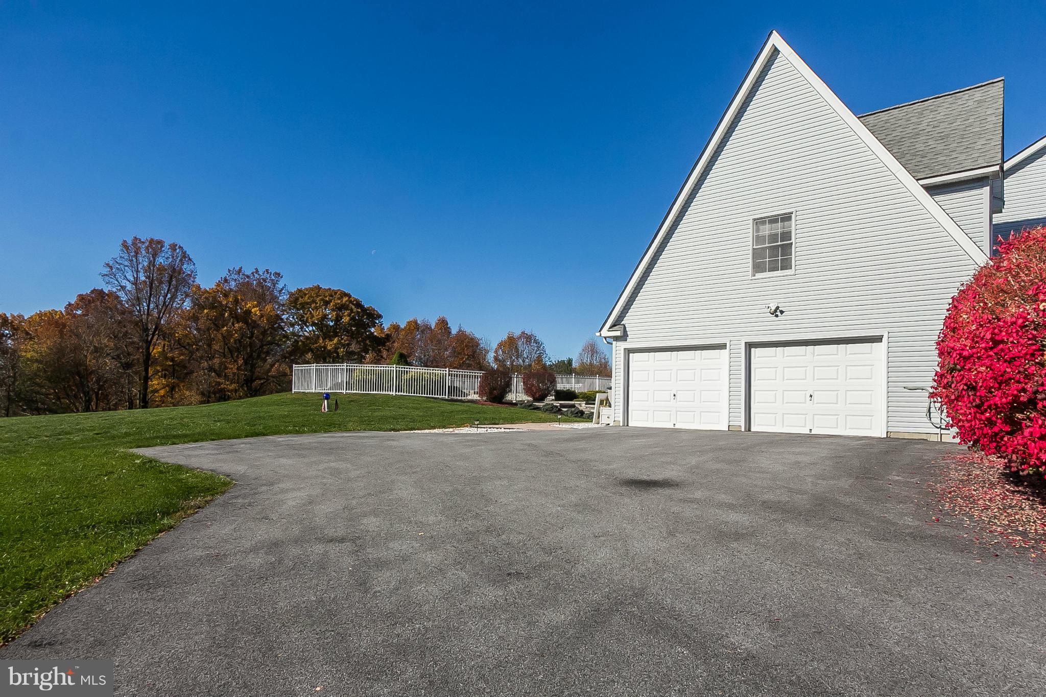 ROCKLAND ESTATES - Residential