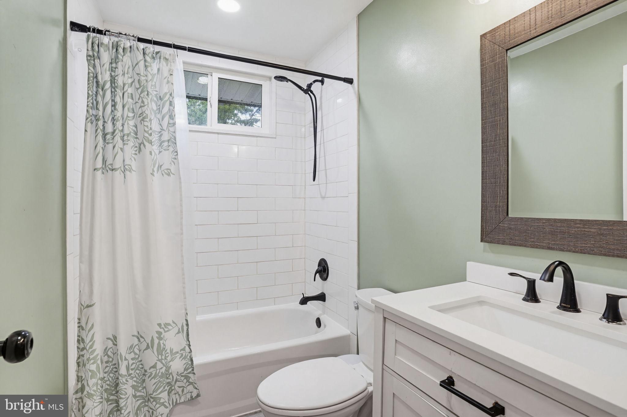 BAREFOOT ACRES - Residential