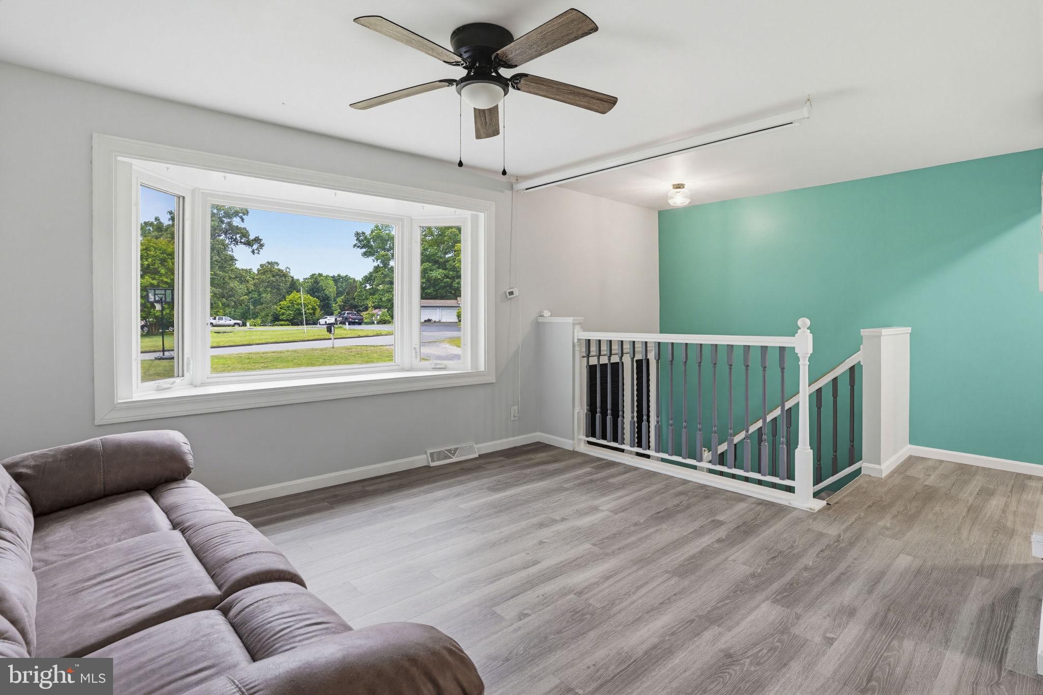 BAREFOOT ACRES - Residential