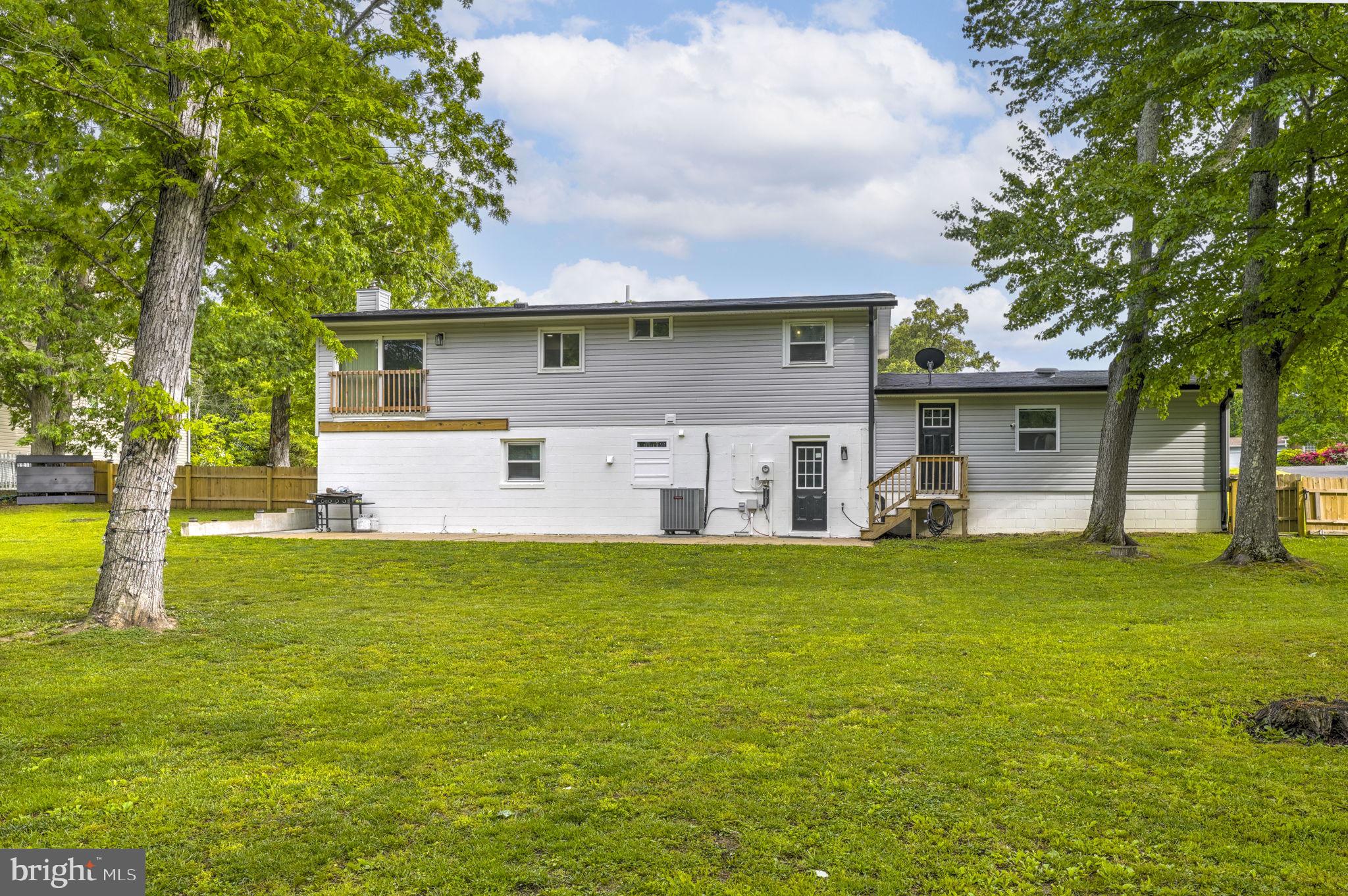 BAREFOOT ACRES - Residential