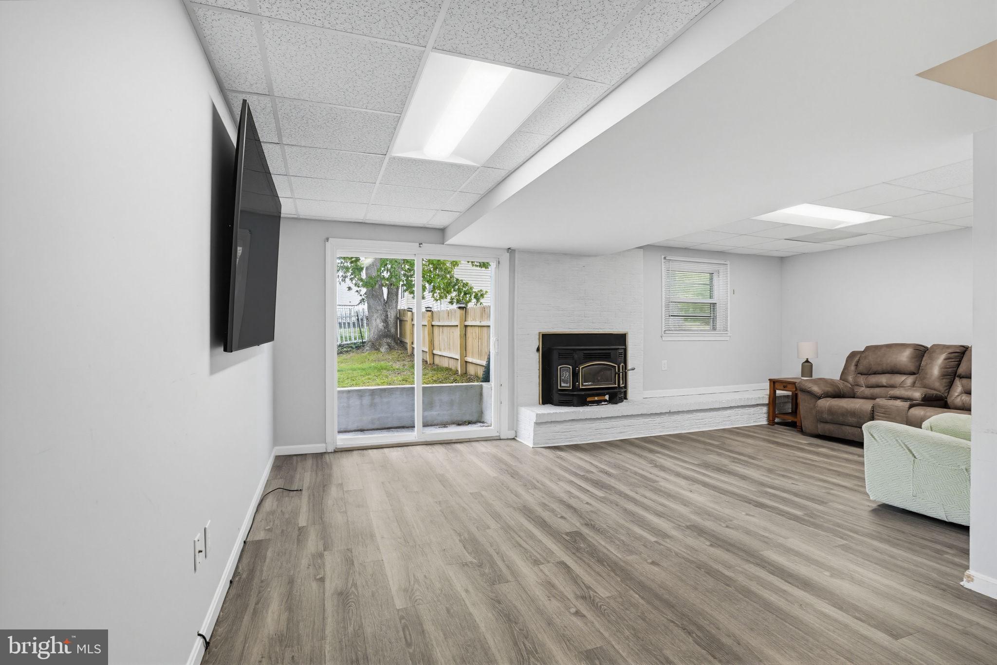 BAREFOOT ACRES - Residential