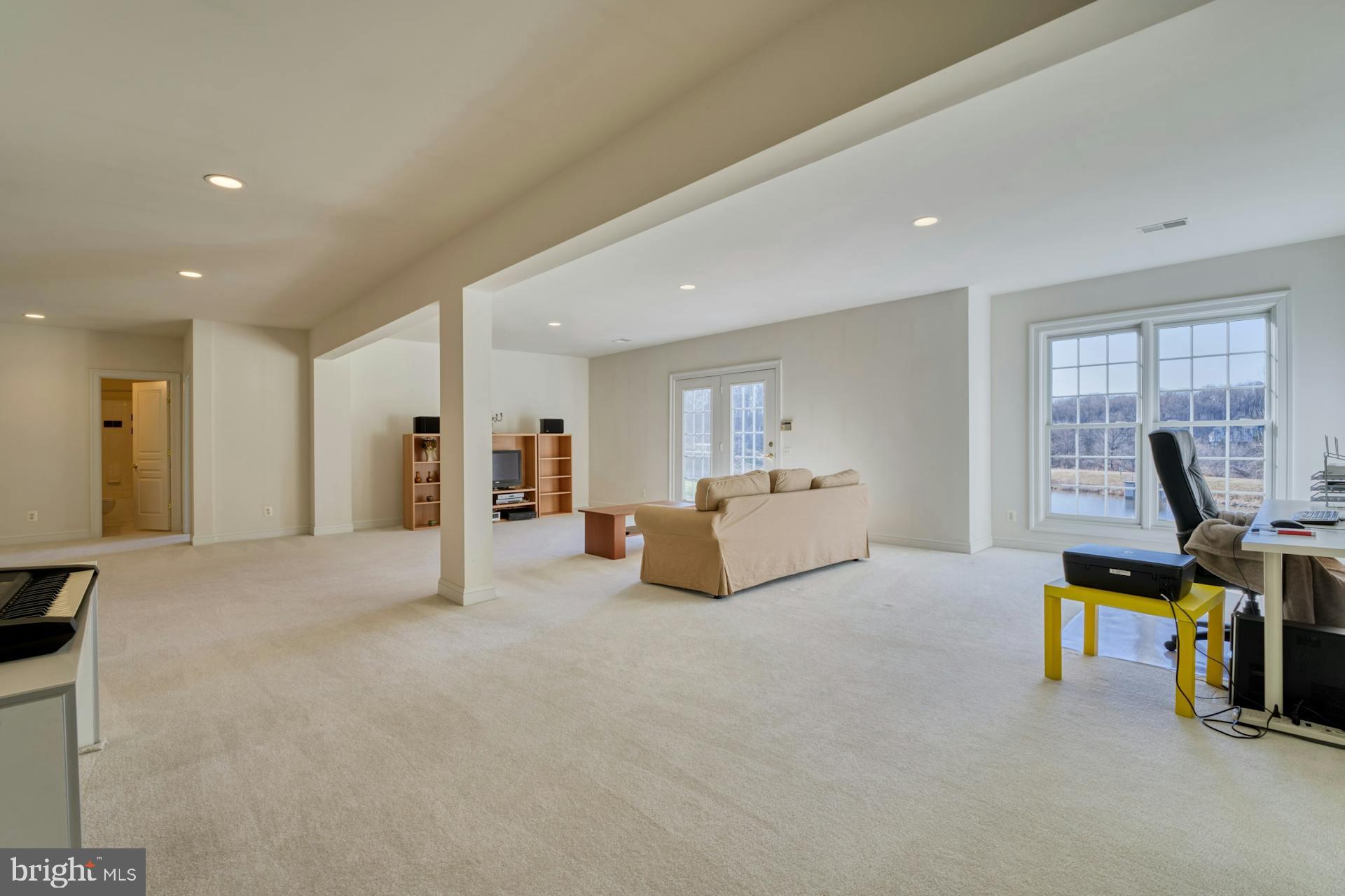 TIMBERLAKE ESTATES - Residential