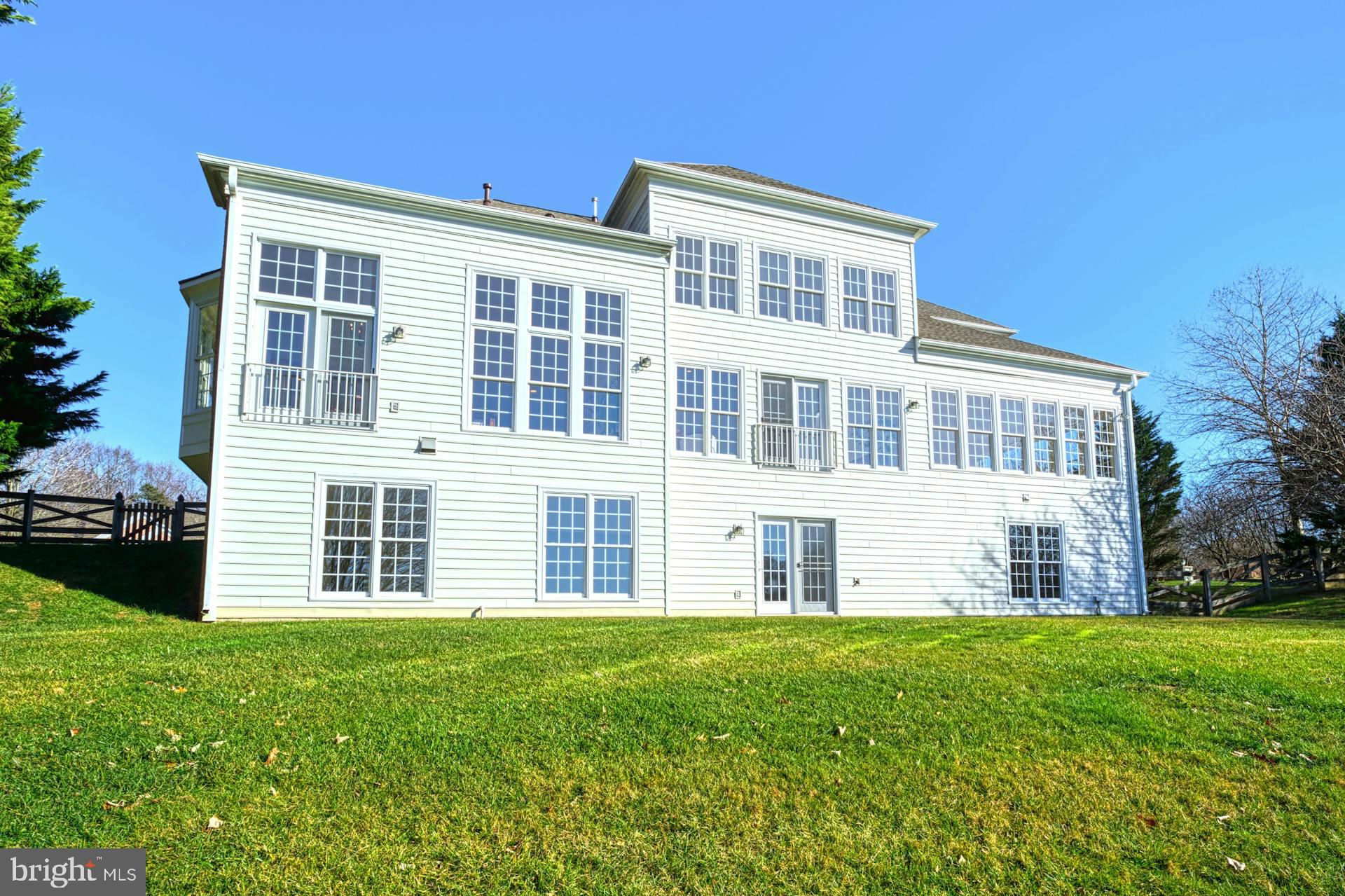 TIMBERLAKE ESTATES - Residential