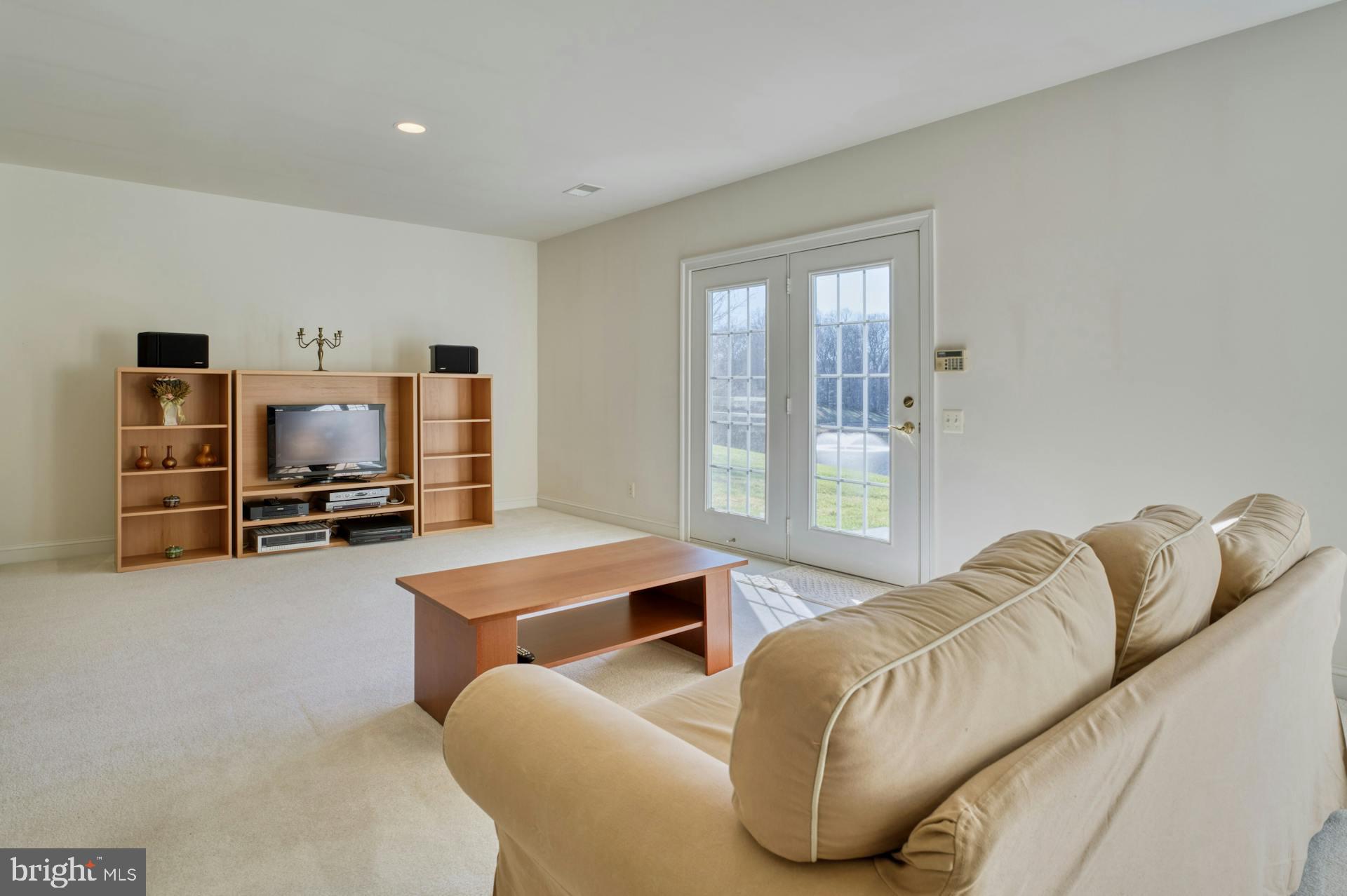 TIMBERLAKE ESTATES - Residential