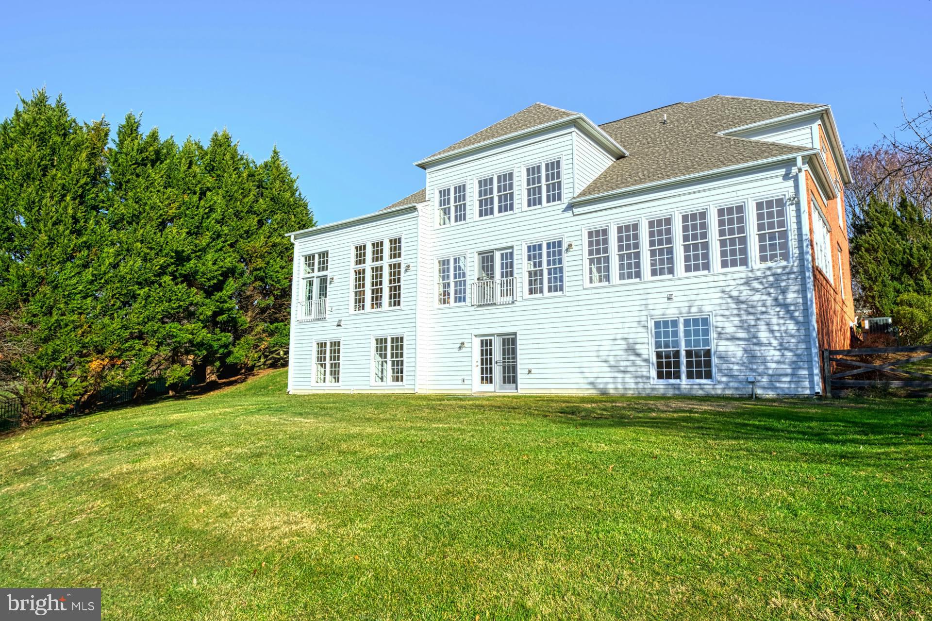 TIMBERLAKE ESTATES - Residential