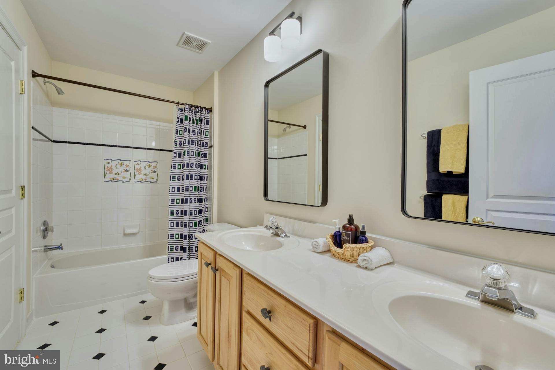 TIMBERLAKE ESTATES - Residential