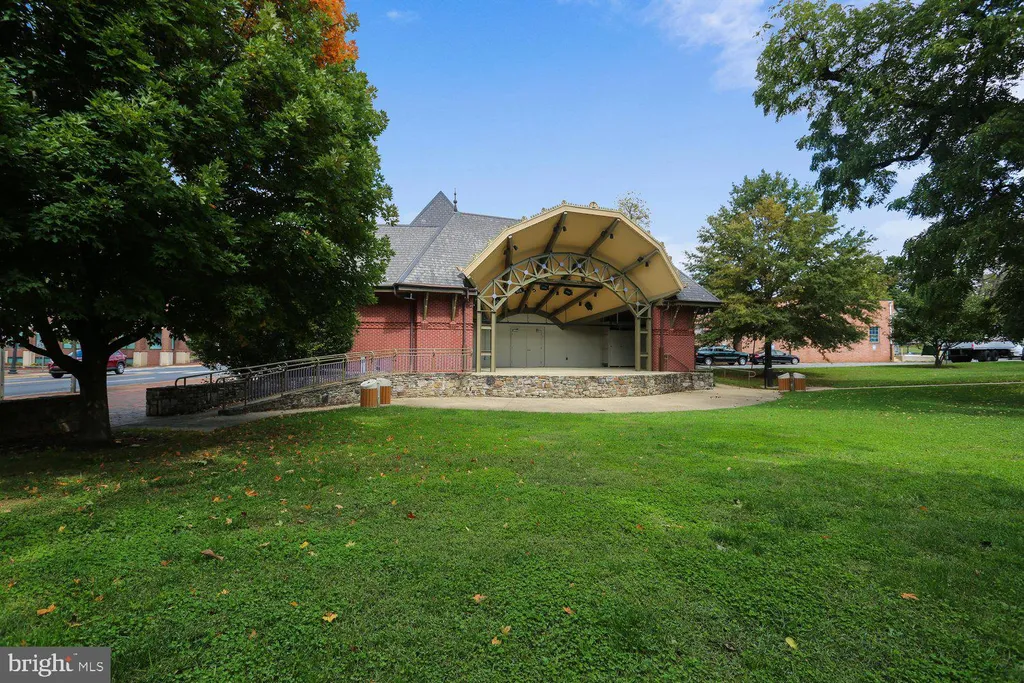 205 Tulip Drive, Gaithersburg, MD 20877