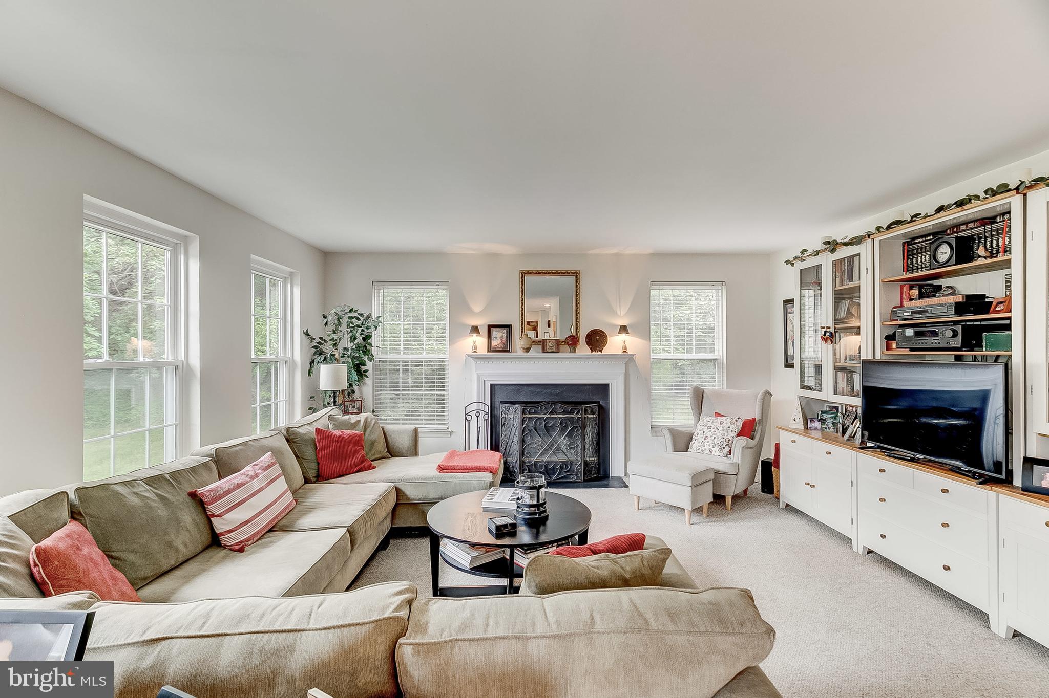 WARFIELDS RANGE - Residential