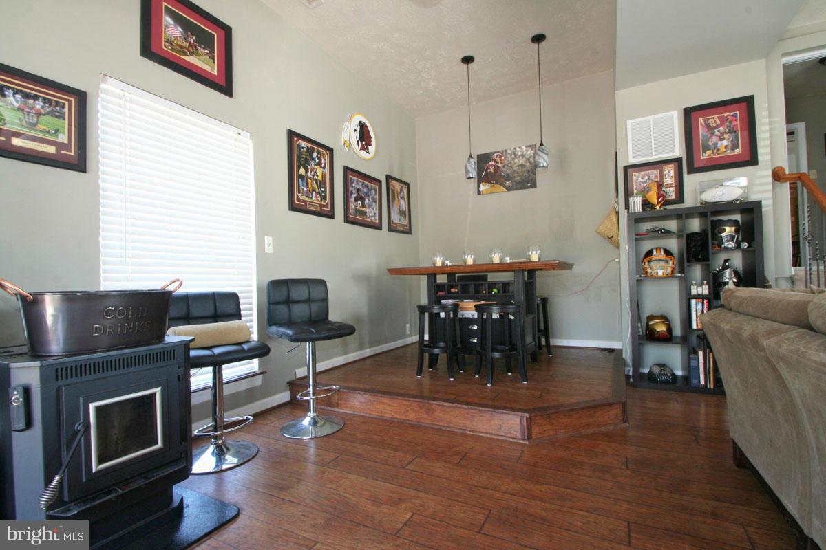 SHORELAND - Residential