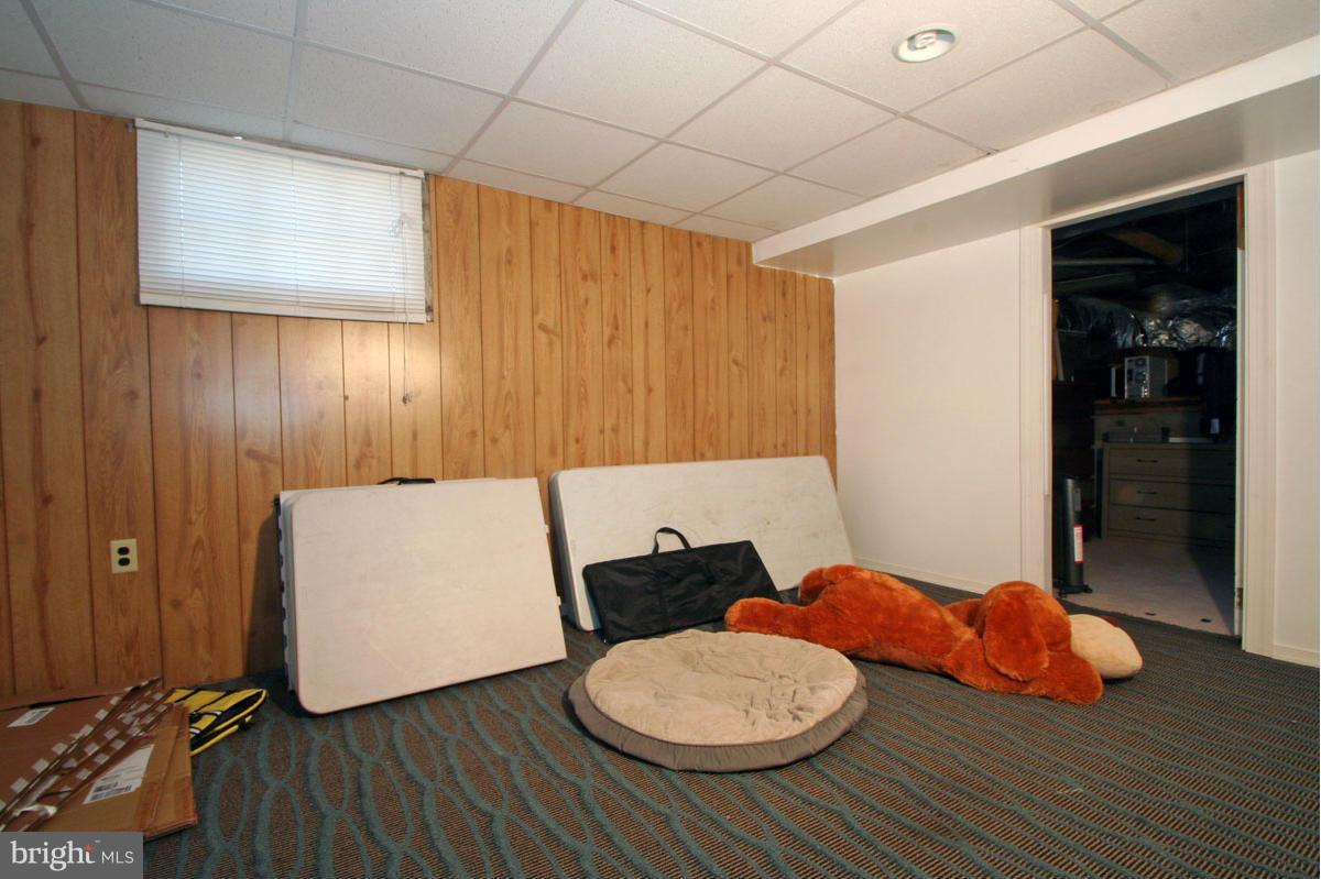 SHORELAND - Residential