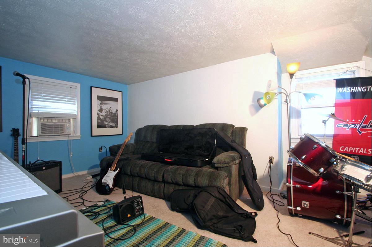 SHORELAND - Residential