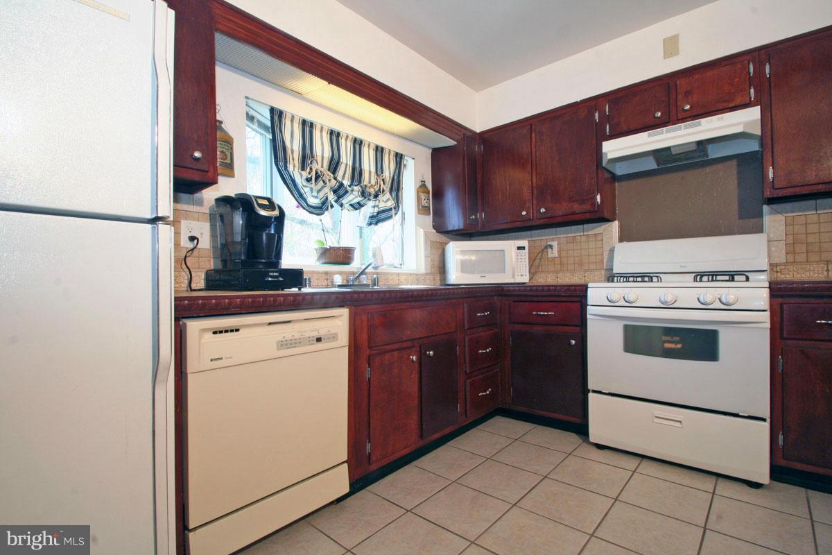 SHORELAND - Residential