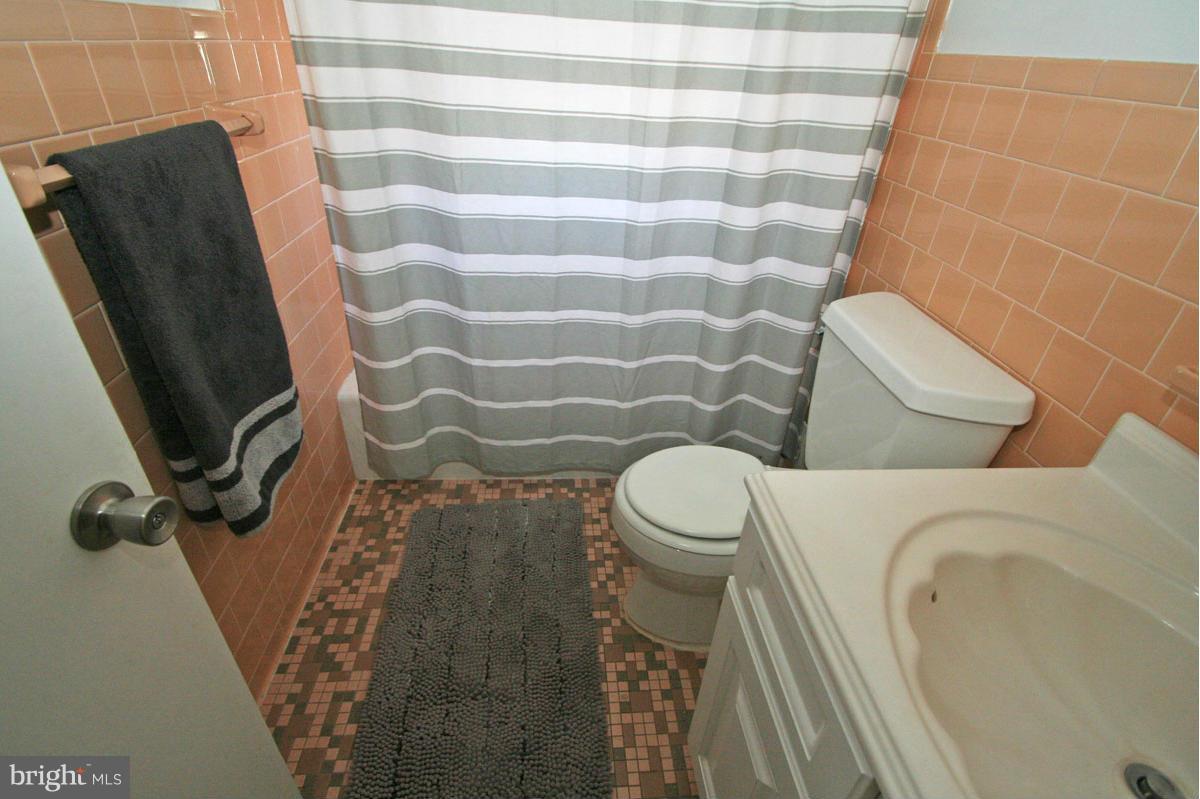 SHORELAND - Residential