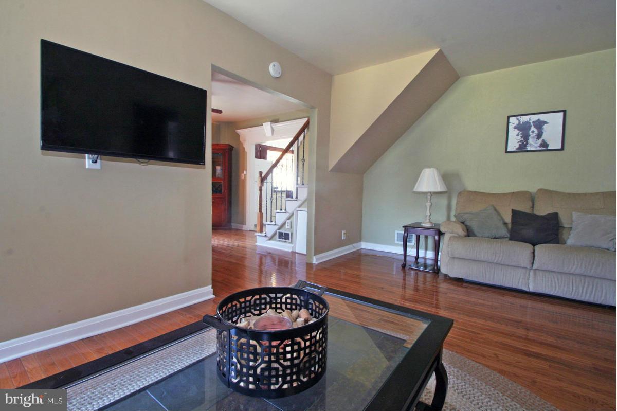 SHORELAND - Residential