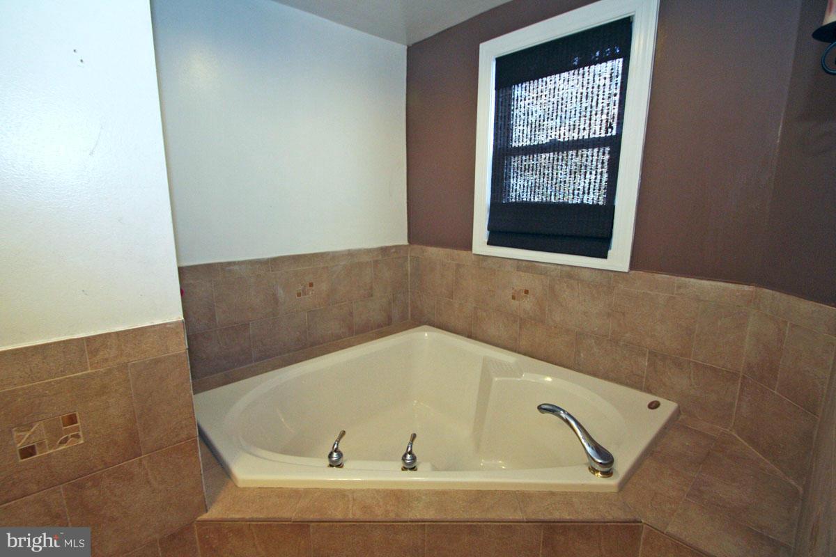 SHORELAND - Residential