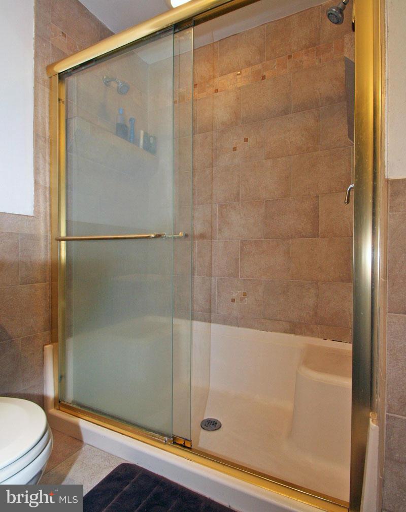 SHORELAND - Residential