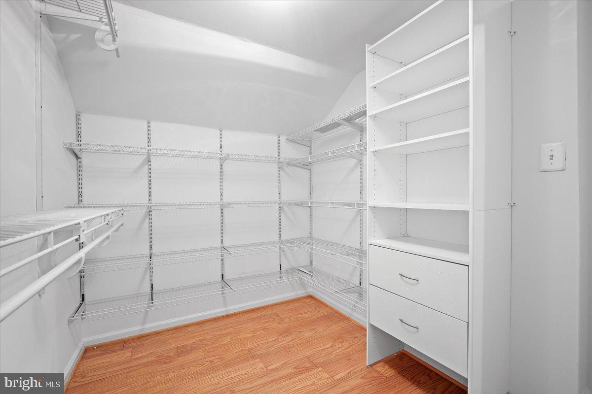 ELLENWOOD - Residential