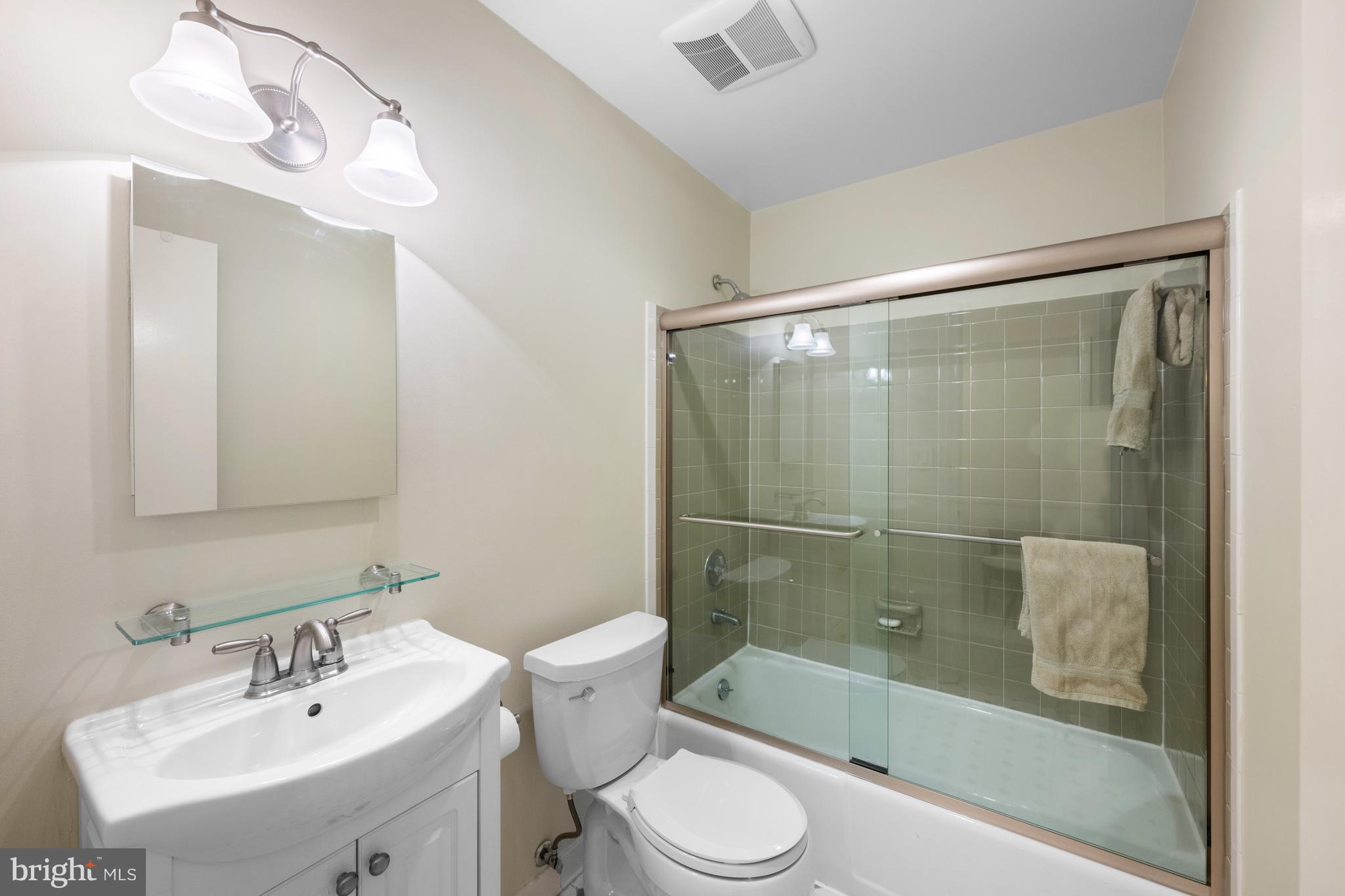 MONTROSE WOODS - Residential