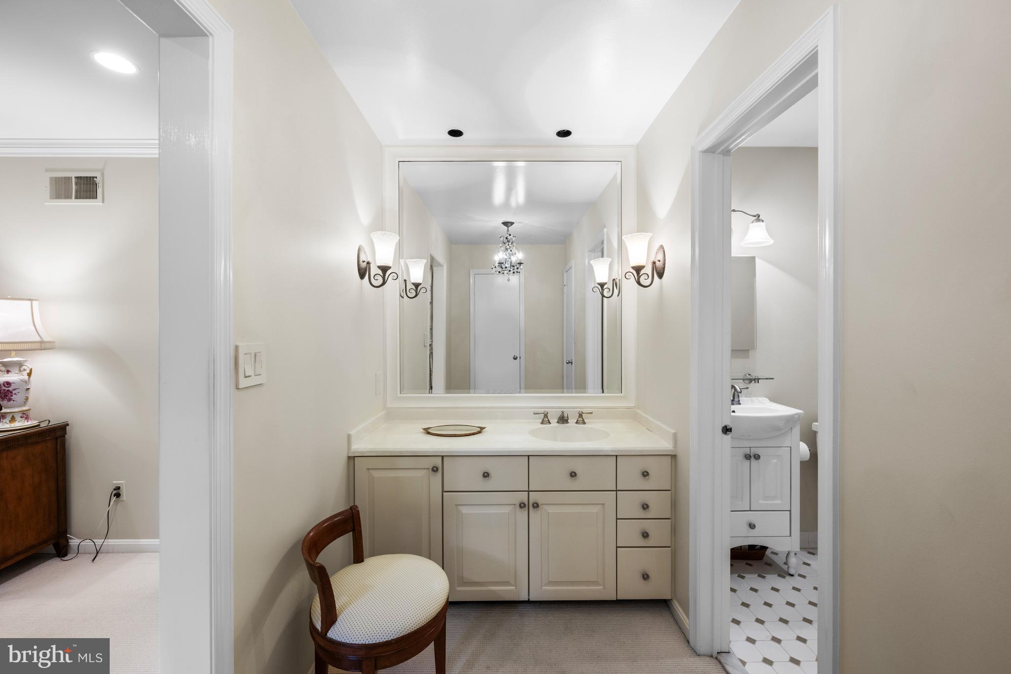 MONTROSE WOODS - Residential