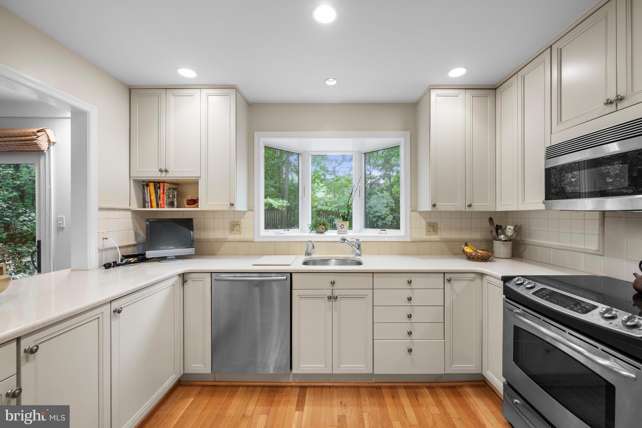 MONTROSE WOODS - Residential