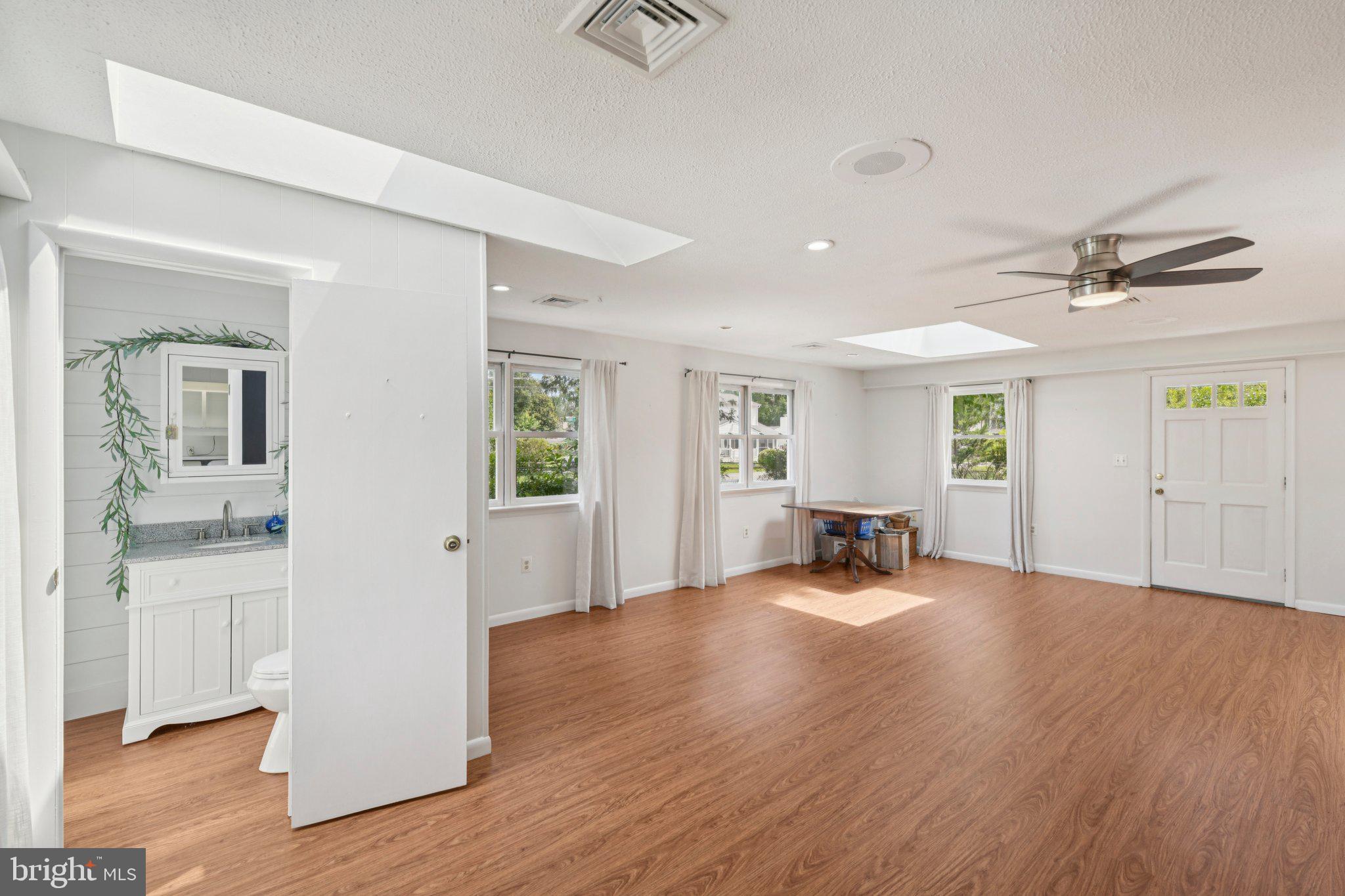 916 EDGEWOOD ROAD