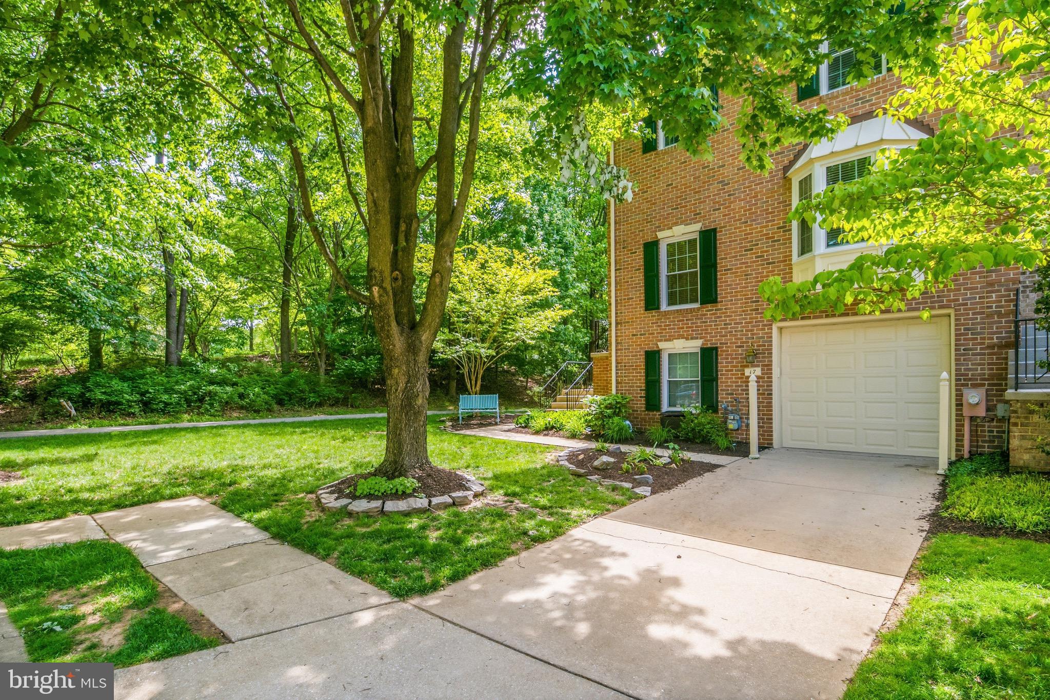 17 BOYNE COURT